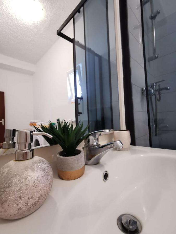 Priska Apartment Kastela Luaran gambar