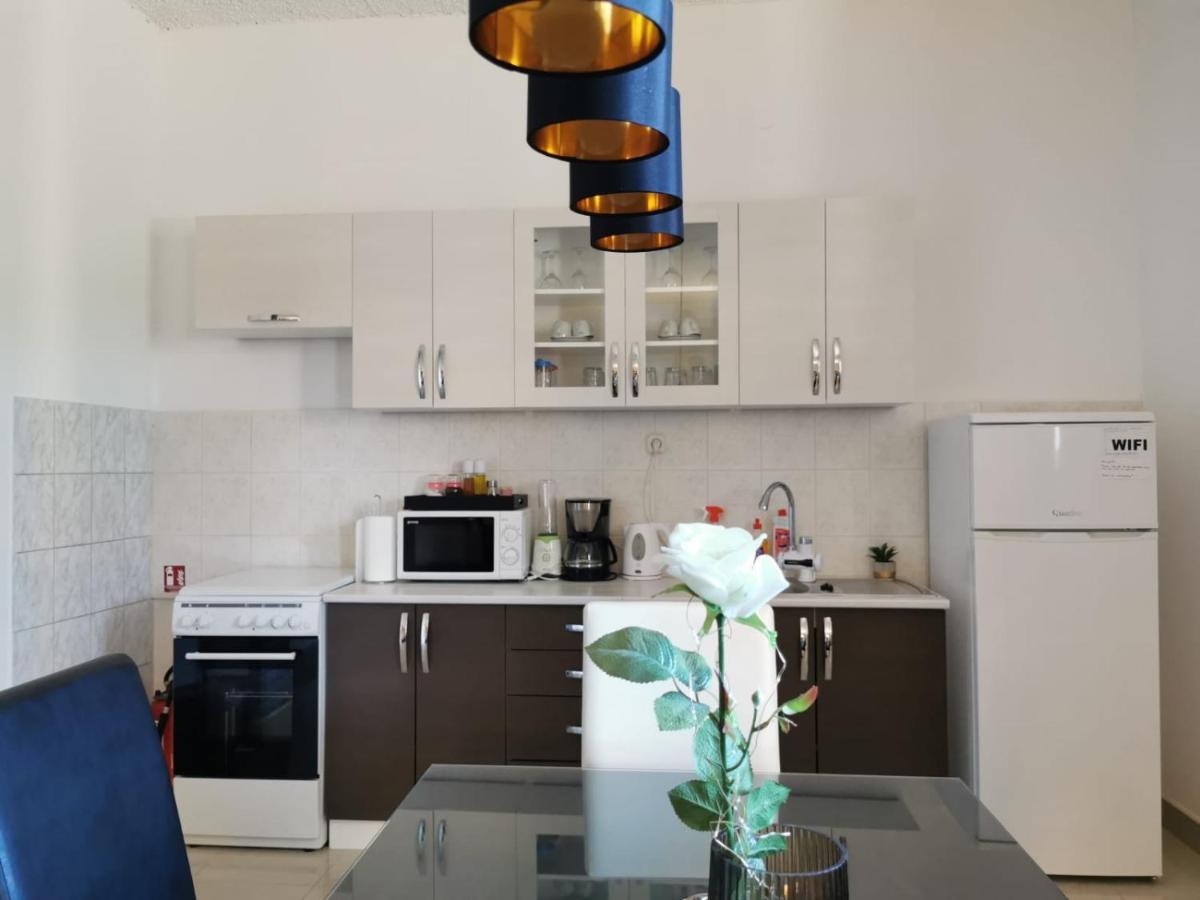 Priska Apartment Kastela Luaran gambar