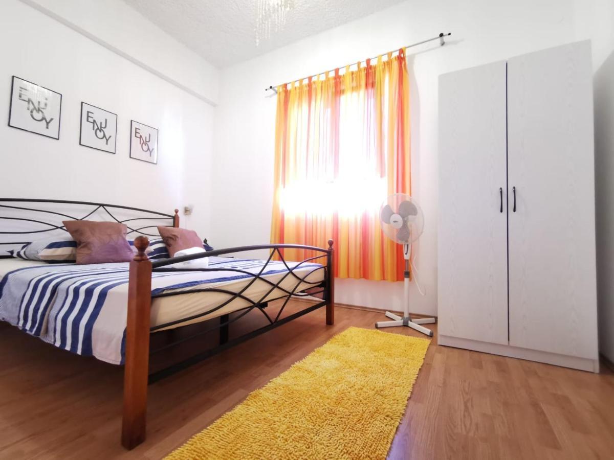 Priska Apartment Kastela Luaran gambar
