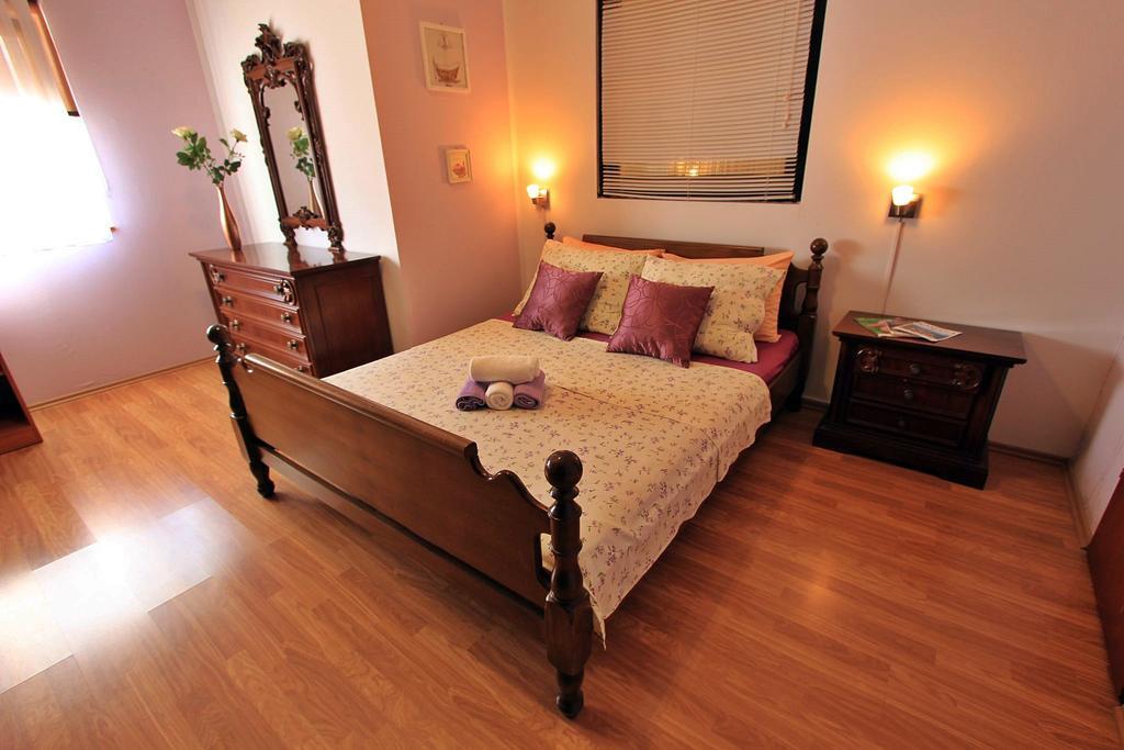 Priska Apartment Kastela Luaran gambar